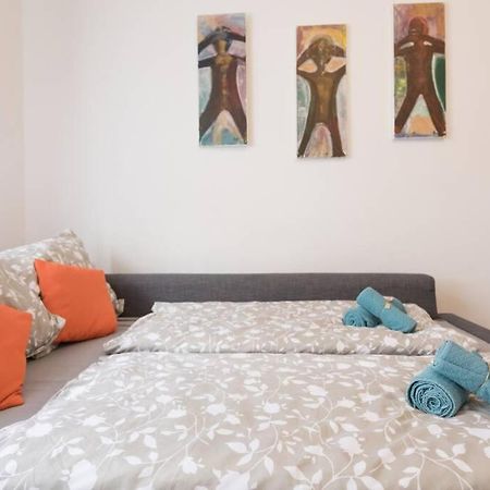 16 C&J'S Apartment Виена Екстериор снимка