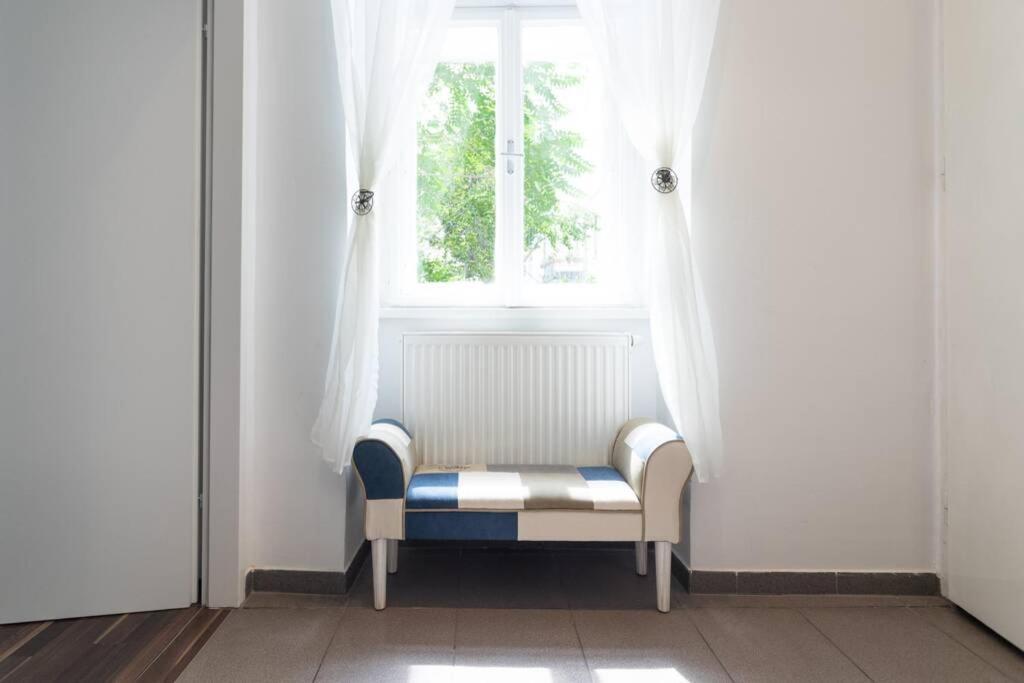 16 C&J'S Apartment Виена Екстериор снимка