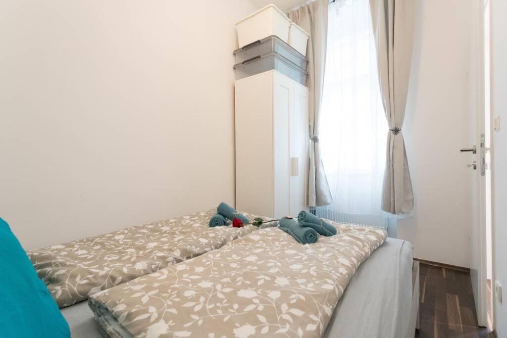 16 C&J'S Apartment Виена Екстериор снимка