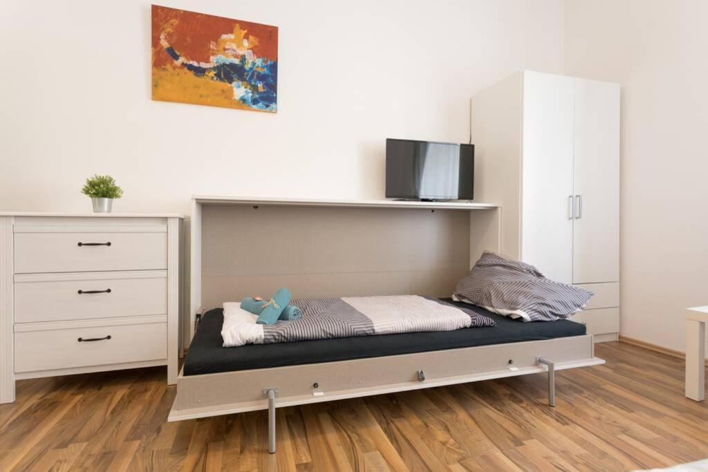 16 C&J'S Apartment Виена Екстериор снимка