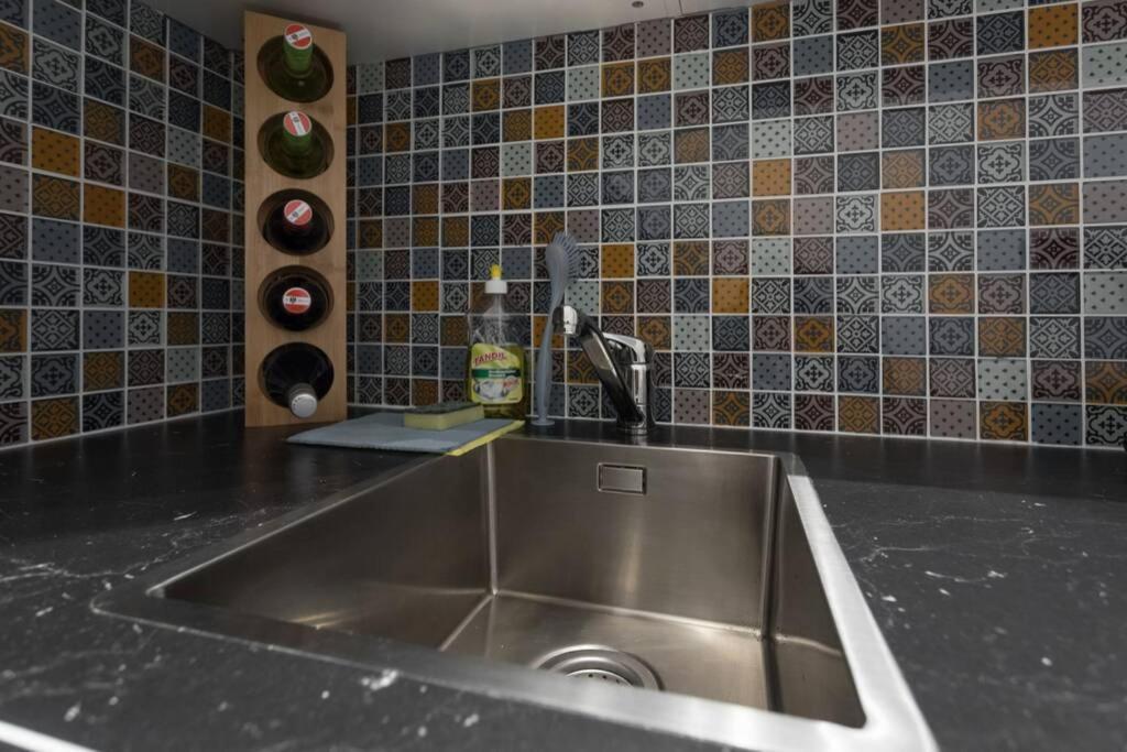 16 C&J'S Apartment Виена Екстериор снимка