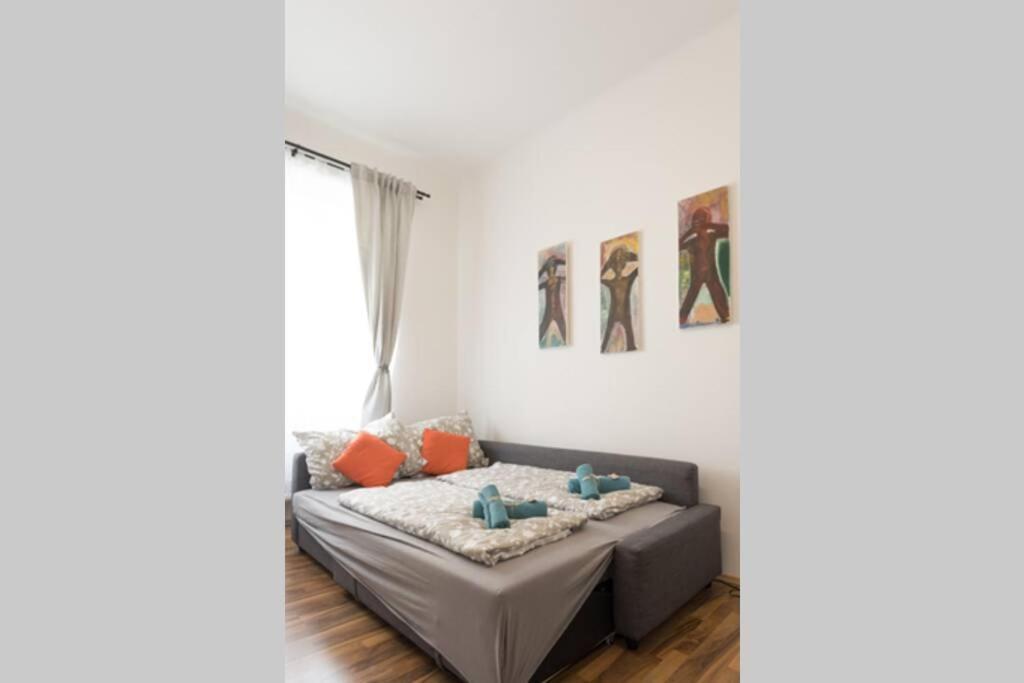 16 C&J'S Apartment Виена Екстериор снимка